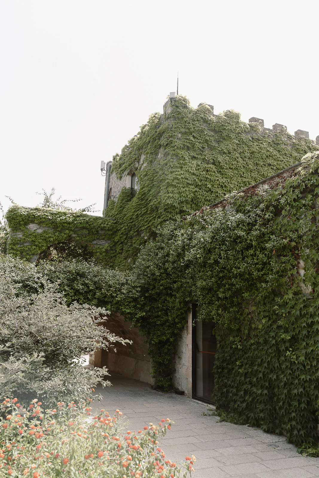 destination wedding puglia featuerd vogue