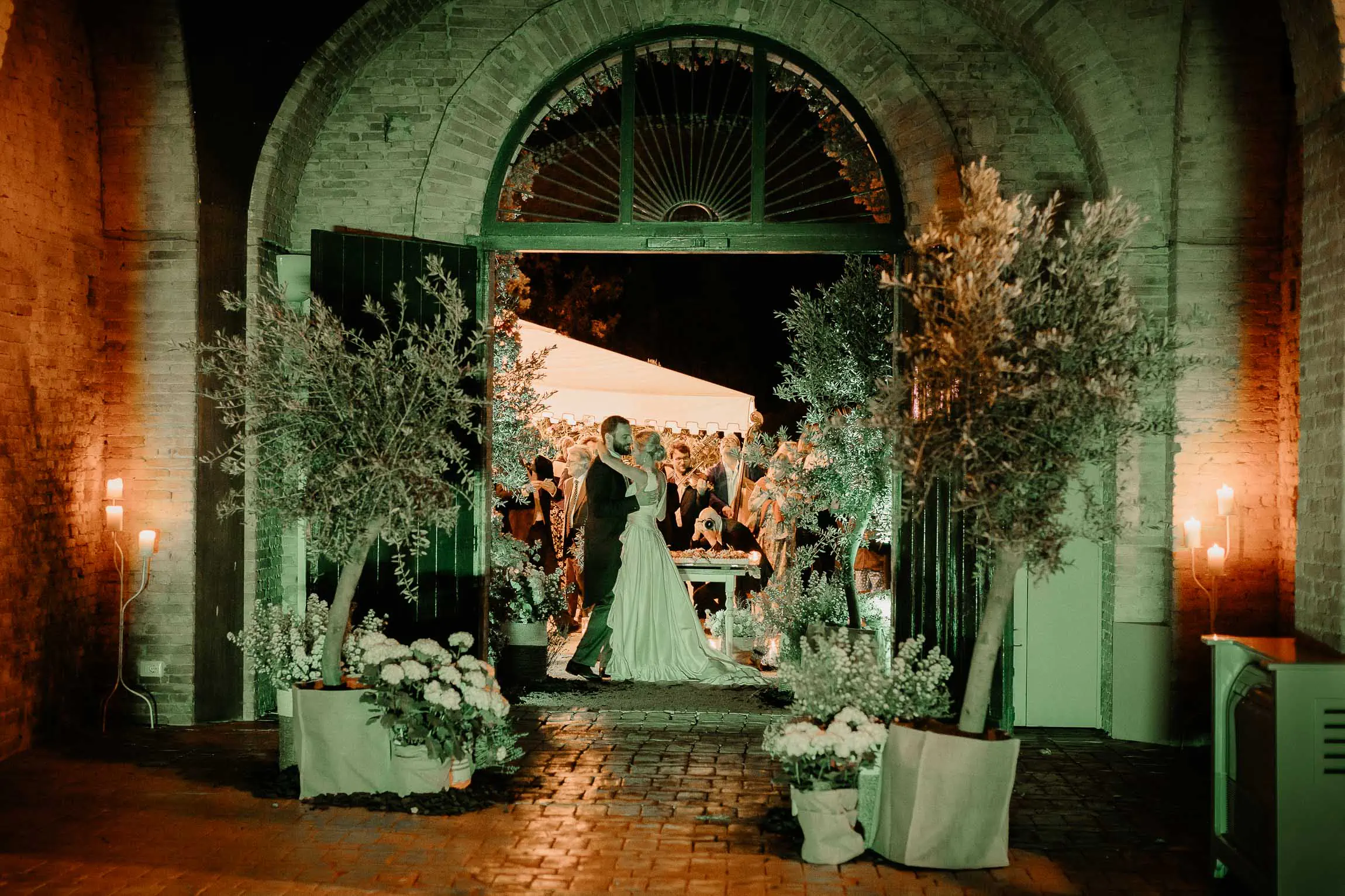 best wedding photographer tenuta visconti basilicata candid elegant luxury chic