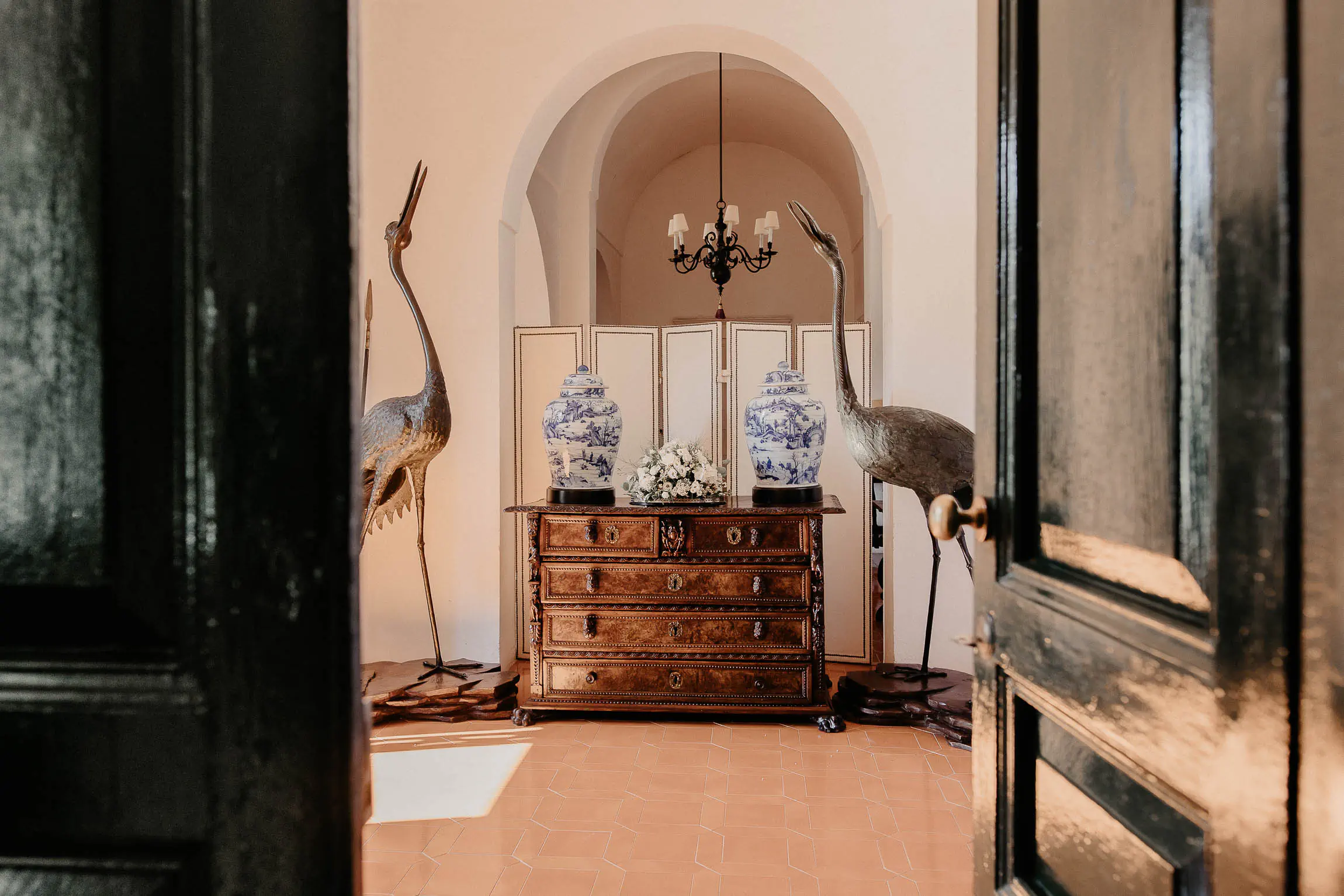 best wedding photographer tenuta visconti basilicata candid elegant luxury chic
