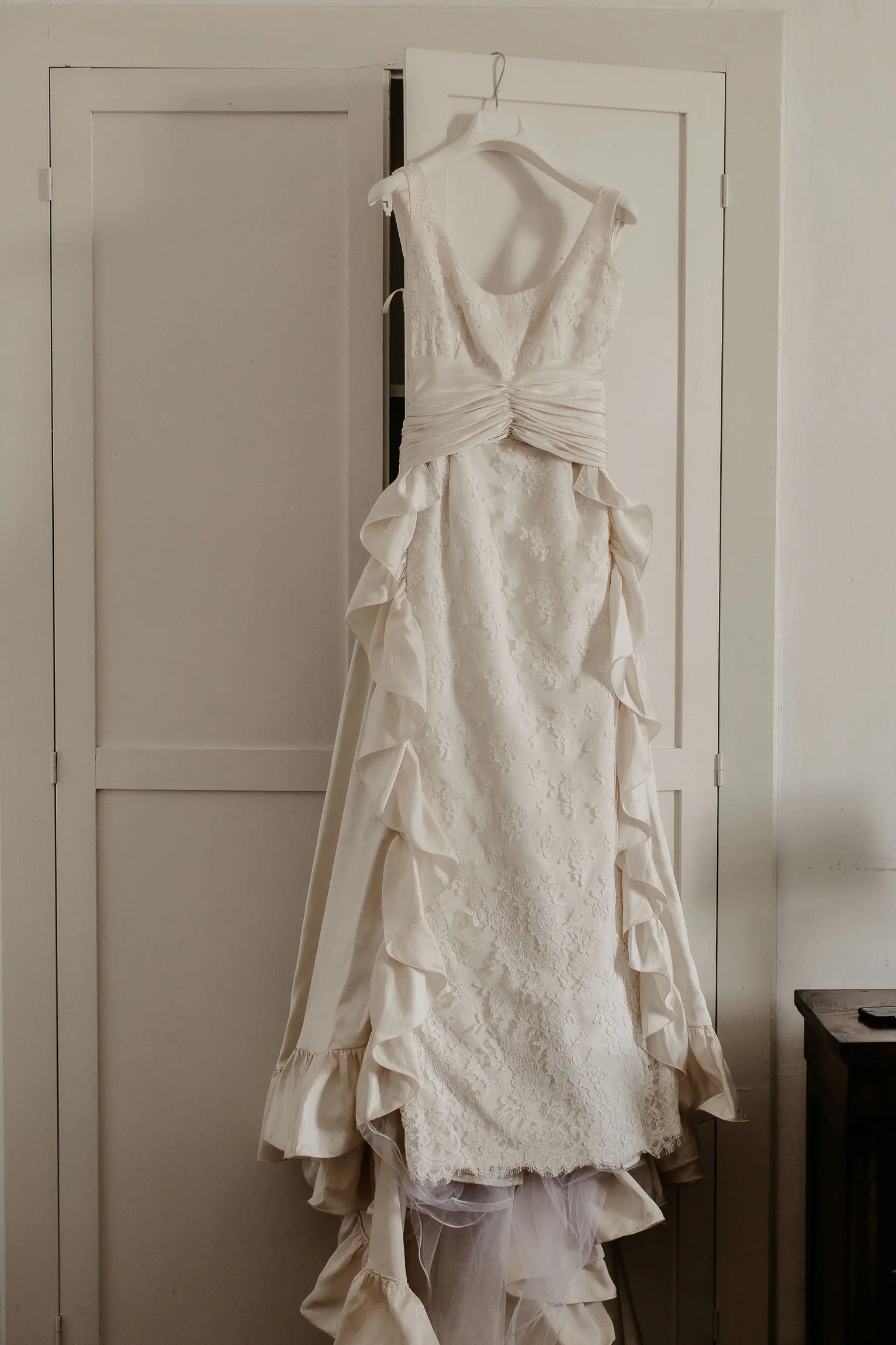 best wedding photographer tenuta visconti basilicata candid elegant luxury chic