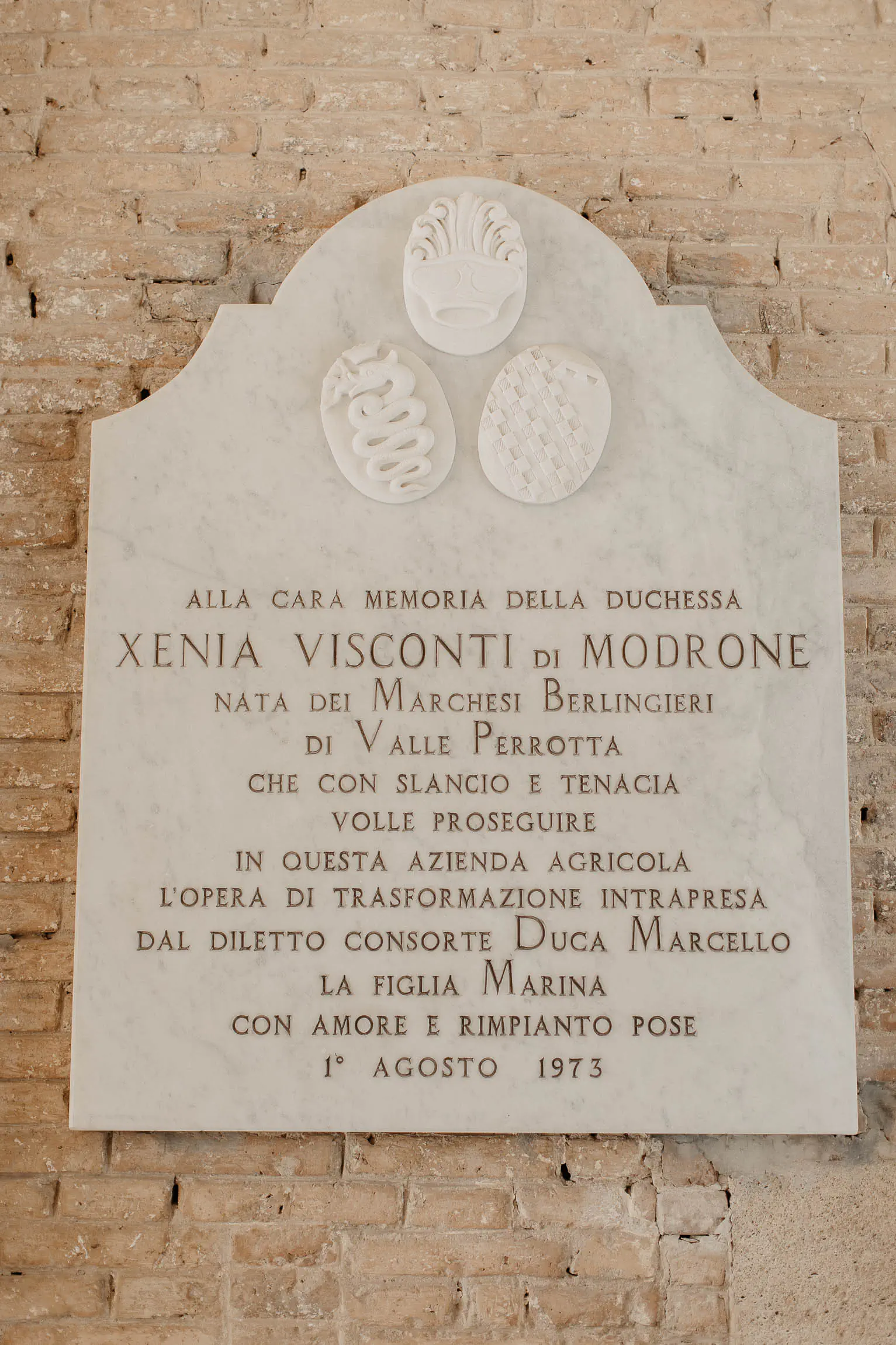 best wedding photographer tenuta visconti basilicata candid elegant luxury chic