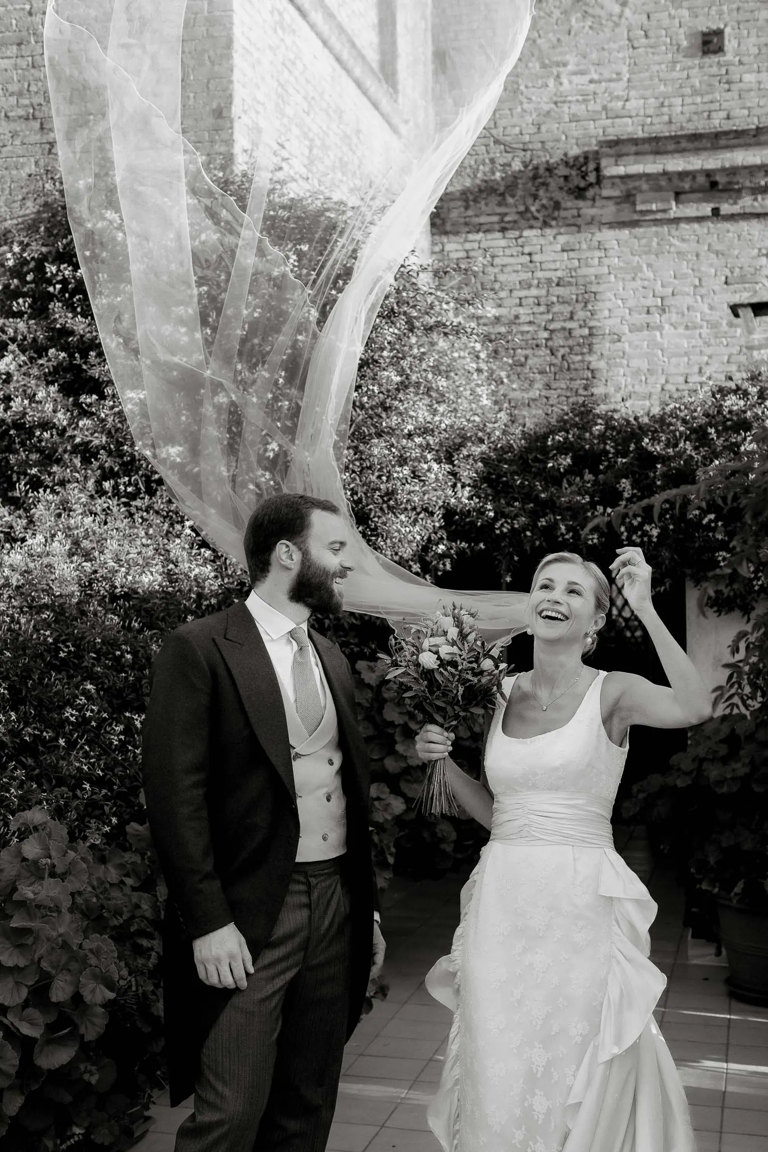 best wedding photographer tenuta visconti basilicata candid elegant luxury chic