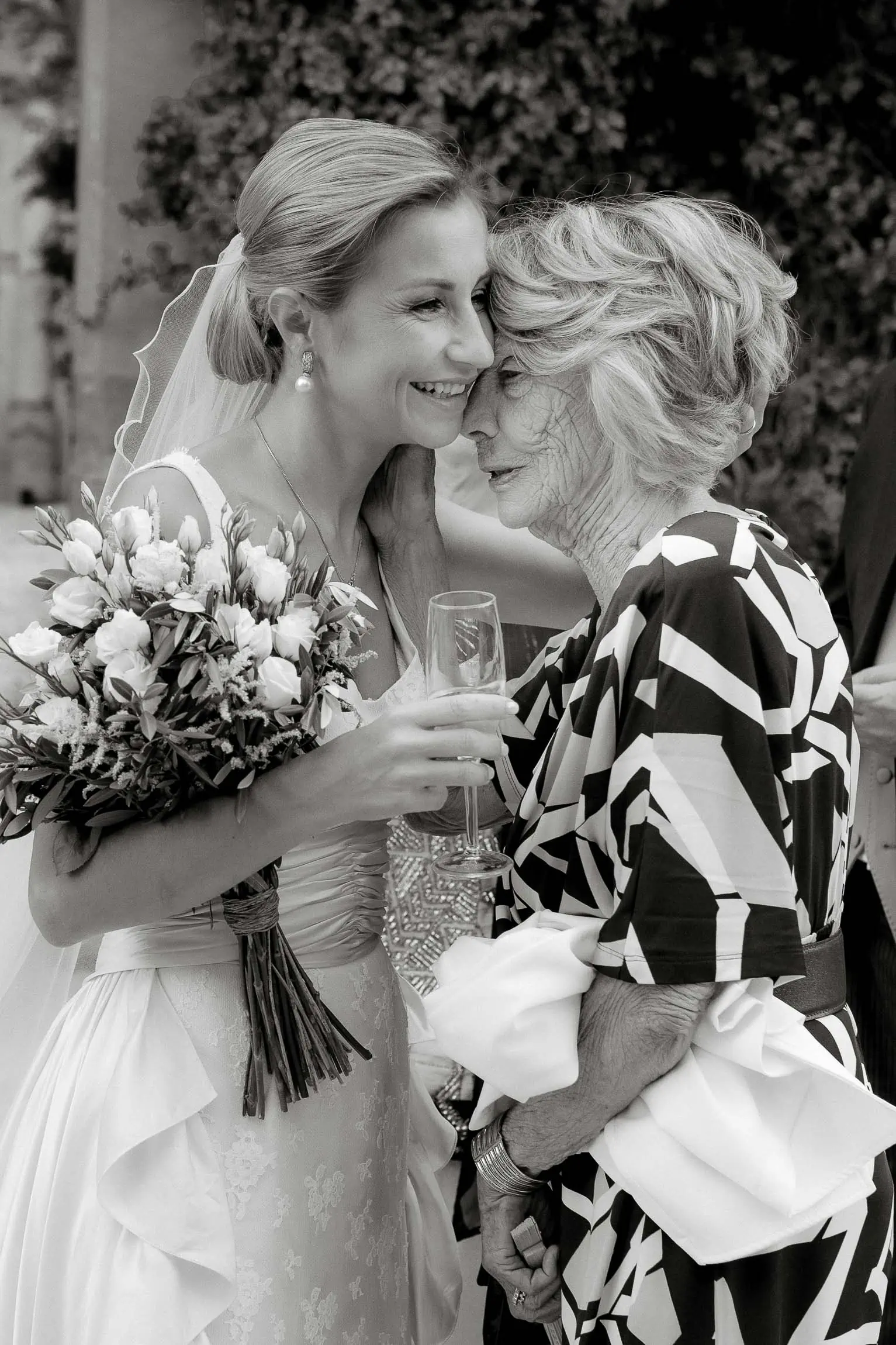 best wedding photographer tenuta visconti basilicata candid elegant luxury chic