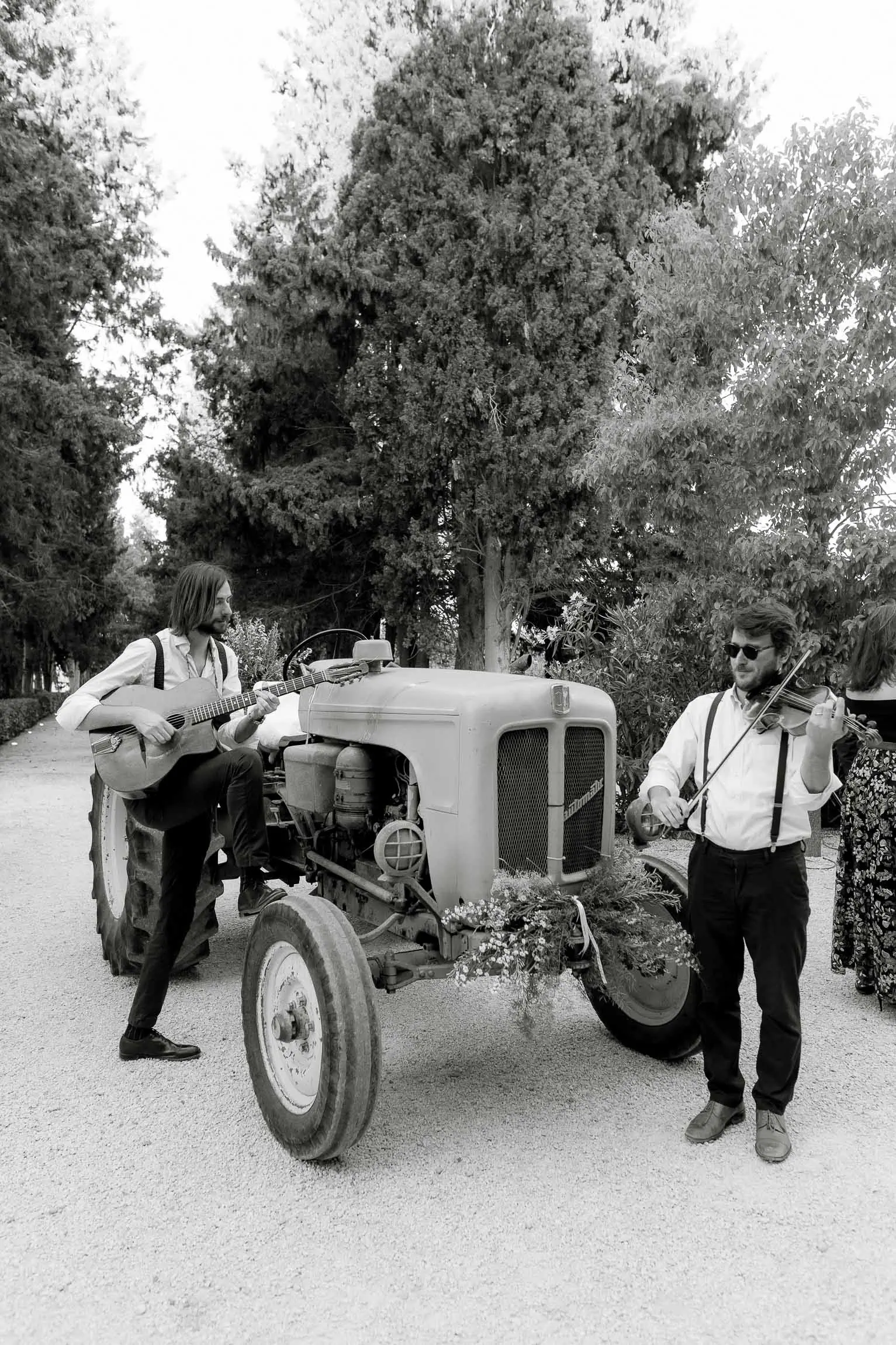 best wedding photographer tenuta visconti basilicata candid elegant luxury chic